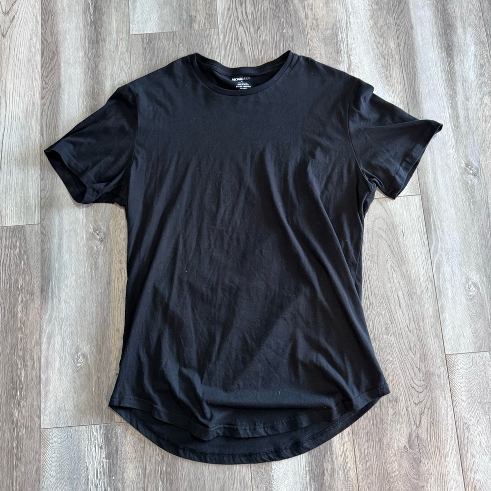 Nova Men Black Short Sleeve Scooped Hem Tee